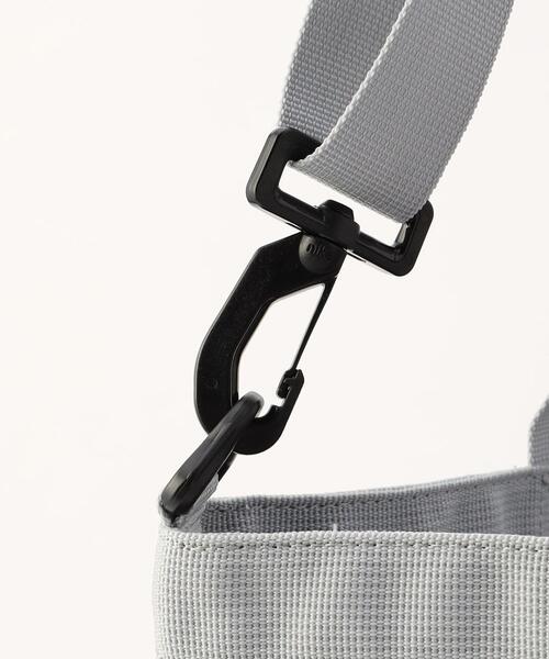 NIKE(ナイキ)の「NIKE(ナイキ)メッシュ2WAYトートバッグ(トートバッグ・メンズ・ライトグレー/ブラック・FREE)」の5枚目の写真