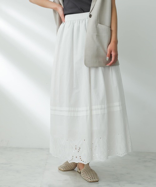 SENSE OF PLACE by URBAN RESEARCH（センスオブプレイスバイアーバンリサーチ）の「スカラシシュウタックスカート（スカート・レディース・オフホワイト/ブラック/ライトブルー・MEDIUM/SMALL）」の7枚目の写真