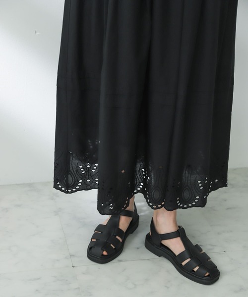 SENSE OF PLACE by URBAN RESEARCH（センスオブプレイスバイアーバンリサーチ）の「スカラシシュウタックスカート（スカート・レディース・オフホワイト/ブラック/ライトブルー・MEDIUM/SMALL）」の16枚目の写真