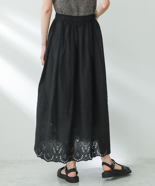 SENSE OF PLACE by URBAN RESEARCH（センスオブプレイスバイアーバンリサーチ）の「スカラシシュウタックスカート（スカート・レディース・オフホワイト/ブラック/ライトブルー・MEDIUM/SMALL）」の18枚目の写真