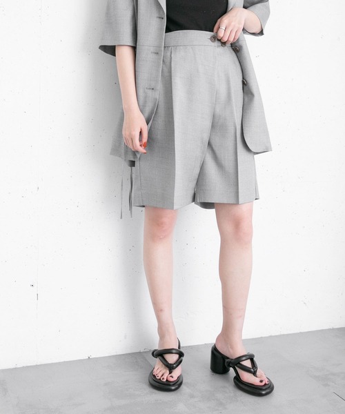 KBF（ケイビーエフ）の「フロントデザインショートパンツ（その他パンツ・レディース・グレー/グリーン・ONE）」の3枚目の写真