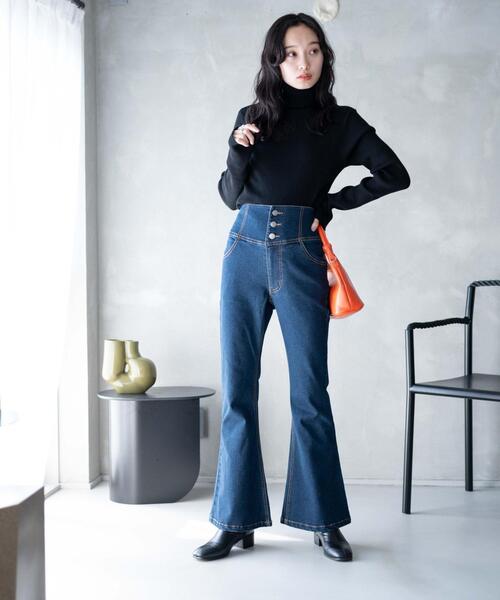 WEGO(ウィゴー)の「WEGO/ハイウエストストレッチデニムフレアパンツ(デニムパンツ・レディース・ブラック/ダークインディゴブルー・X-SMALL/SMALL/MEDIUM)」の4枚目の写真