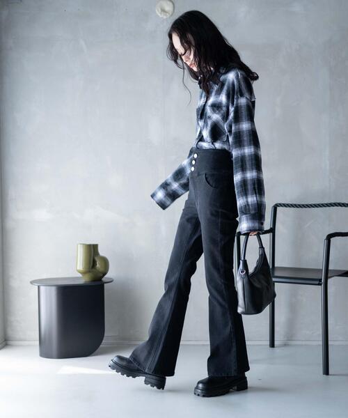 WEGO(ウィゴー)の「WEGO/ハイウエストストレッチデニムフレアパンツ(デニムパンツ・レディース・ブラック/ダークインディゴブルー・X-SMALL/SMALL/MEDIUM)」の17枚目の写真