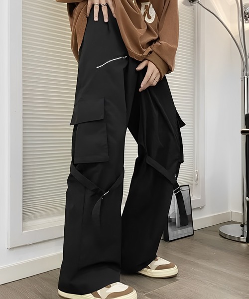 BASQUE magenta（バスクマゼンタ）の「セミワイドZIPデザインベルトカーゴパンツ（カーゴパンツ・メンズ・ブラック/カーキ・M/L/XL）」の13枚目の写真