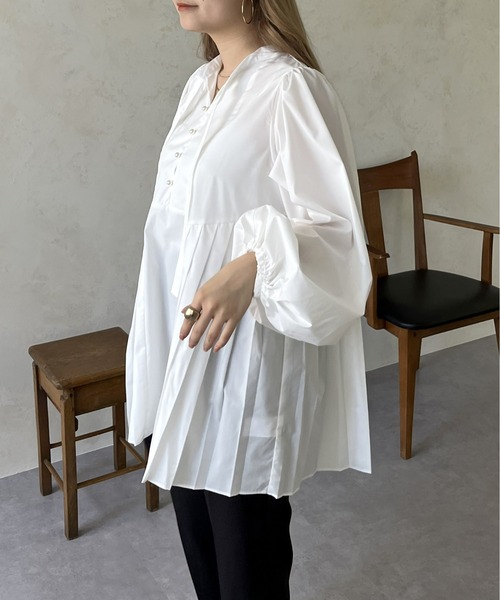 prose verse（プロズヴェール）の「パールボタンプリーツ切替ペプラムブラウス（シャツ/ブラウス・レディース・ブラック/オフホワイト・MEDIUM）」の6枚目の写真