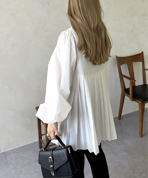 prose verse（プロズヴェール）の「パールボタンプリーツ切替ペプラムブラウス（シャツ/ブラウス・レディース・ブラック/オフホワイト・MEDIUM）」の7枚目の写真