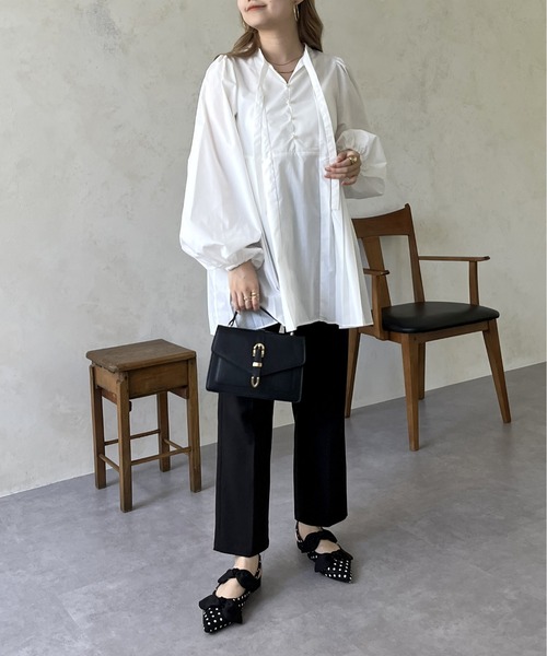 prose verse（プロズヴェール）の「パールボタンプリーツ切替ペプラムブラウス（シャツ/ブラウス・レディース・ブラック/オフホワイト・MEDIUM）」の11枚目の写真