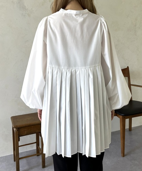 prose verse（プロズヴェール）の「パールボタンプリーツ切替ペプラムブラウス（シャツ/ブラウス・レディース・ブラック/オフホワイト・MEDIUM）」の16枚目の写真