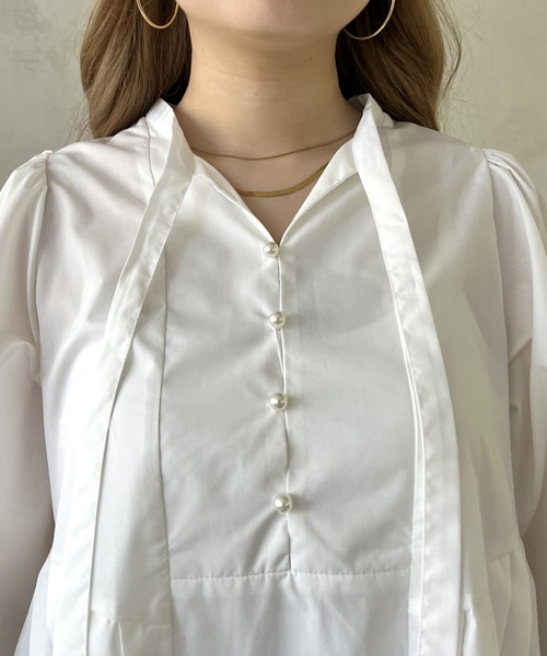 prose verse（プロズヴェール）の「パールボタンプリーツ切替ペプラムブラウス（シャツ/ブラウス・レディース・ブラック/オフホワイト・MEDIUM）」の17枚目の写真