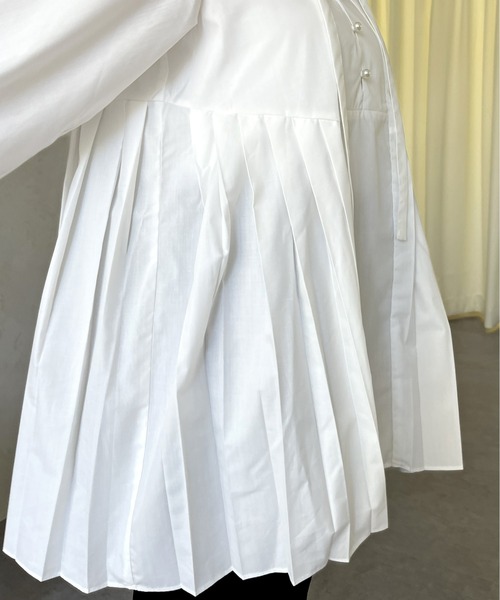 prose verse（プロズヴェール）の「パールボタンプリーツ切替ペプラムブラウス（シャツ/ブラウス・レディース・ブラック/オフホワイト・MEDIUM）」の20枚目の写真