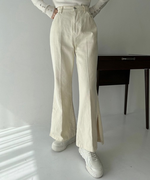 one after another NICE CLAUP（ワンアフターアナザーナイスクラップ）の「【S,Mサイズ】サイドスリットカラーフレアデニム（デニムパンツ・レディース・ピンク/ブルー/グレー/イエロー・SMALL/MEDIUM）」の4枚目の写真