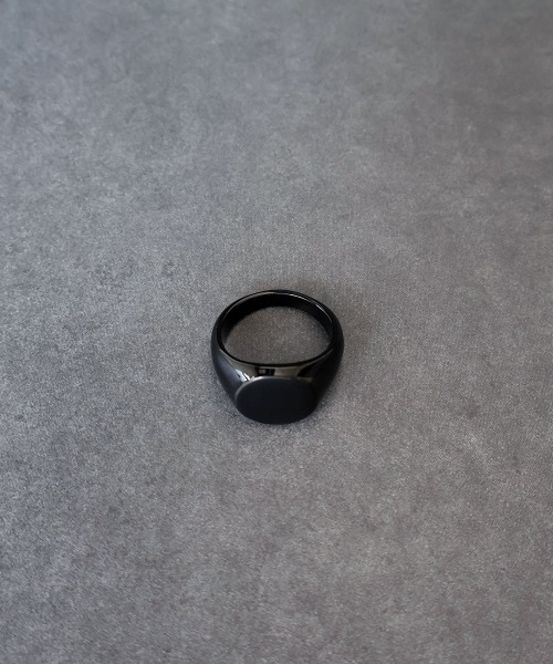 4INT.(フォイント)の「ラウンド シグネットリング / サージカルステンレス316L (金属アレルギー対応)(リング・メンズ・シルバー/ブラック・16号/18号)」の9枚目の写真
