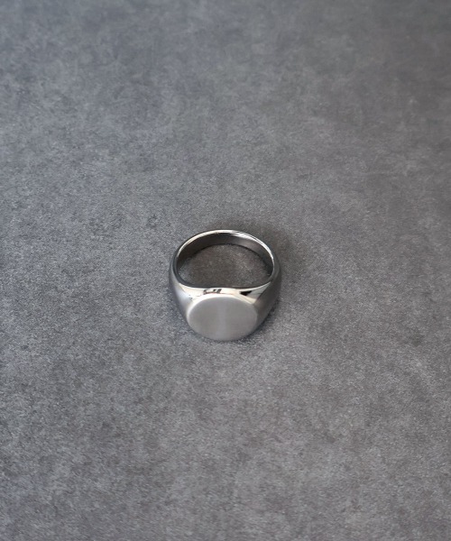 4INT.(フォイント)の「ラウンド シグネットリング / サージカルステンレス316L (金属アレルギー対応)(リング・メンズ・シルバー/ブラック・16号/18号)」の14枚目の写真