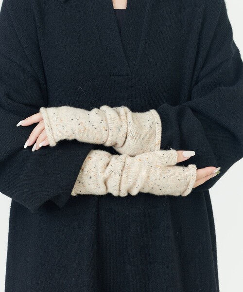 FREAK'S STORE(フリークスストア)の「限定展開 ネップ ニット アームウォーマー(アームカバー・レディース・ブラック/ブルー/ナチュラル・ONE SIZE)」の11枚目の写真
