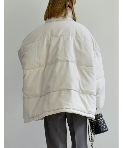 Re:EDIT（リエディ）の「[2点セット]マイクロタフタマフラー付きノーカラー中綿フェイクダウンジャケット（ダウンジャケット/コート・レディース・ベージュ/ブラック/アイボリー・SHORT/LARGE/MEDIUM）」の11枚目の写真