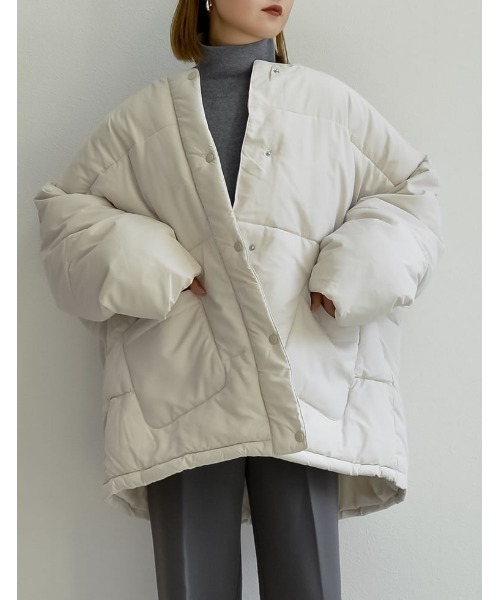 Re:EDIT（リエディ）の「[2点セット]マイクロタフタマフラー付きノーカラー中綿フェイクダウンジャケット（ダウンジャケット/コート・レディース・ベージュ/ブラック/アイボリー・SHORT/LARGE/MEDIUM）」の13枚目の写真