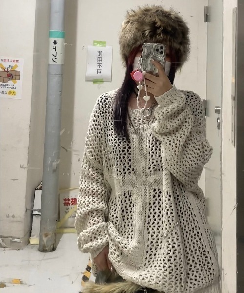 XU(エックスユー)の「ストリートファッション XU エックスユー fur hat ファーハット モコモコ帽子(ハット・レディース・グレー/アイボリー/ブラック/ピンク/ブラウン・ONE SIZE)」の4枚目の写真