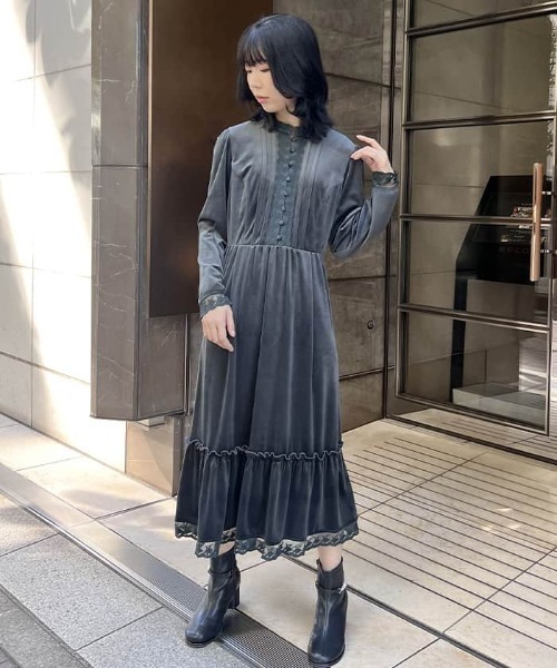 axes femme（アクシーズファム）の「レース使いべロアワンピース