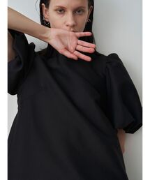 グロッシーギャザースリーブブラウス