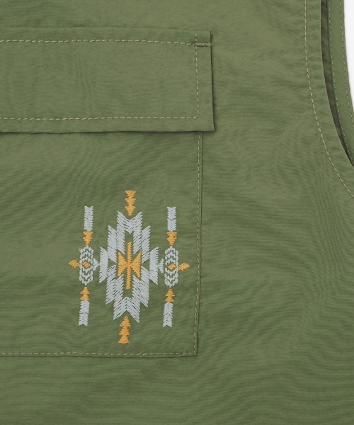 チチカカ（チチカカ）の「ナイロンワークベスト（ベスト・レディース・ホワイト/カーキ・FREE）」の17枚目の写真