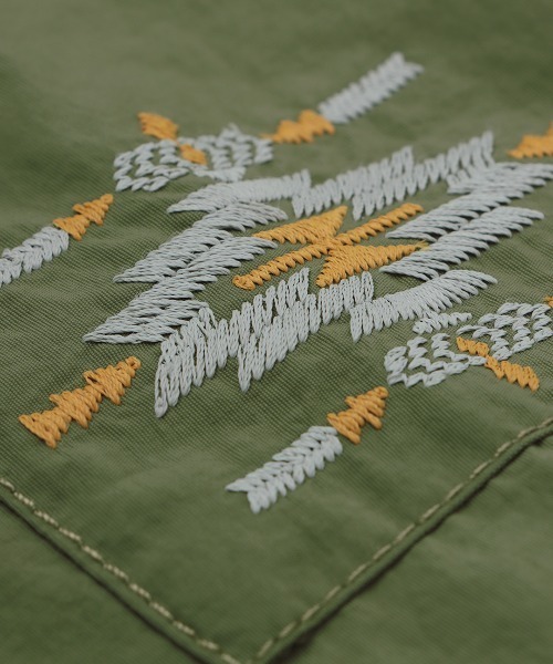 チチカカ（チチカカ）の「ナイロンワークベスト（ベスト・レディース・ホワイト/カーキ・FREE）」の20枚目の写真