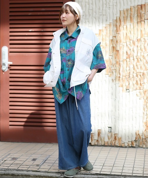 チチカカ（チチカカ）の「ナイロンワークベスト（ベスト・レディース・ホワイト/カーキ・FREE）」の3枚目の写真