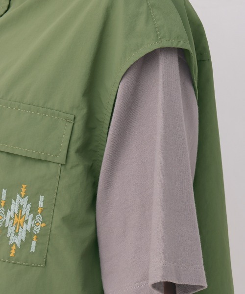 チチカカ（チチカカ）の「ナイロンワークベスト（ベスト・レディース・ホワイト/カーキ・FREE）」の12枚目の写真