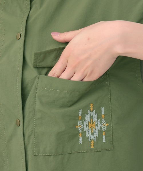 チチカカ（チチカカ）の「ナイロンワークベスト（ベスト・レディース・ホワイト/カーキ・FREE）」の13枚目の写真