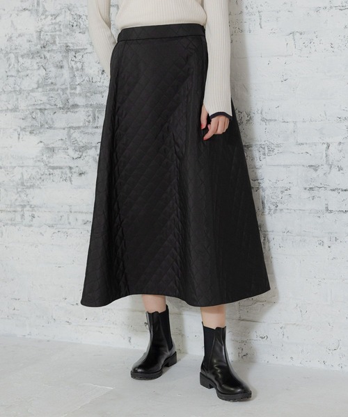 LAKOLE（ラコレ）の「キルトフレアスカート / 993643（スカート・レディース・ブラック/オリーブ・MEDIUM/SMALL）」の2枚目の写真