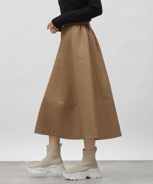LAKOLE（ラコレ）の「キルトフレアスカート / 993643（スカート・レディース・ブラック/オリーブ・MEDIUM/SMALL）」の16枚目の写真