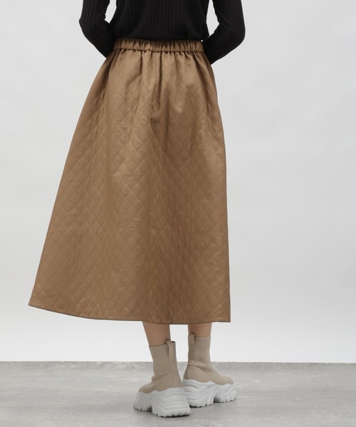 LAKOLE（ラコレ）の「キルトフレアスカート / 993643（スカート・レディース・ブラック/オリーブ・MEDIUM/SMALL）」の17枚目の写真