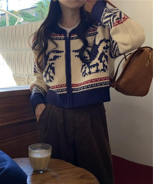 MAISON DE THERESE（メゾン ド テレーズ）の「フルジップケーブルニットカーディガン レトロジャガードZIPカーデ（カーディガン/ボレロ・レディース・ネイビー・FREE）」の4枚目の写真