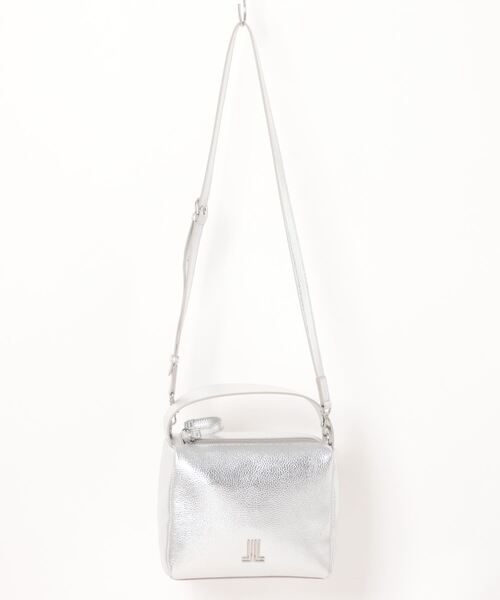 LANVIN en Bleu（ランバンオンブルー）の「キューブ ダブルファスナー 