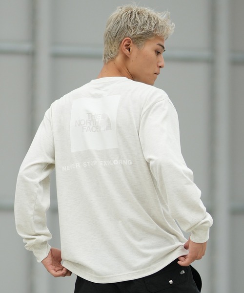 THE NORTH FACE(ザノースフェイス)の「THE NORTH FACE ザ・ノース・フェイス 長袖 Tシャツ ロングスリーブバックスクエアロゴティー NT32442(Tシャツ/カットソー・メンズ・ネイビー/グリーン/ホワイト/ブラック/ホワイト×グレー/スモークグレー/ブラック×ブラック/クリアブルー/ホワイト×ブラック/ミックスグレー/ホワイト×イエロー/グレイッシュベージュ/グレー×ホワイト・M/L/XL/S/XXL)」の9枚目の写真