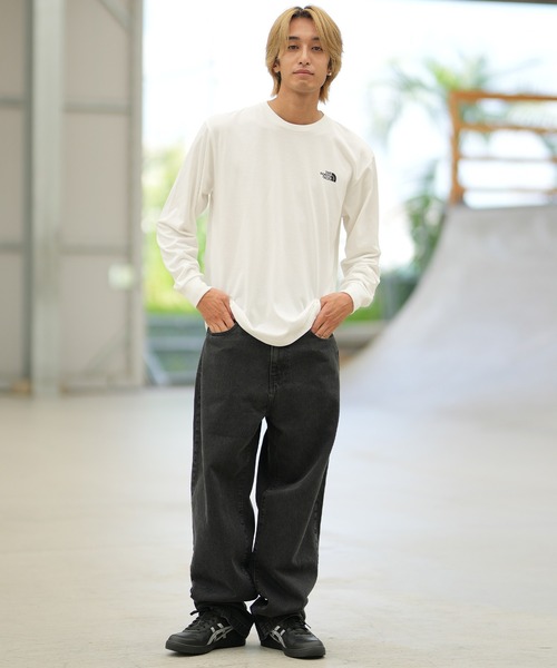 THE NORTH FACE(ザノースフェイス)の「THE NORTH FACE ザ・ノース・フェイス 長袖 Tシャツ ロングスリーブバックスクエアロゴティー NT32442(Tシャツ/カットソー・メンズ・ネイビー/グリーン/ホワイト/ブラック/ホワイト×グレー/スモークグレー/ブラック×ブラック/クリアブルー/ホワイト×ブラック/ミックスグレー/ホワイト×イエロー・M/L/XL/S/XXL)」の14枚目の写真