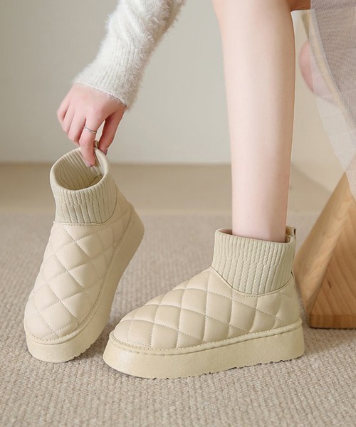 Miniministore(ミニミニストア)の「ムートンブーツ キルティング裏起毛ブーツ(ブーツ・レディース・ブラック/ライトブラウン/アイボリー・23.0cm/23.5cm/24.5cm/24.0cm/25.0cm)」の1枚目の写真
