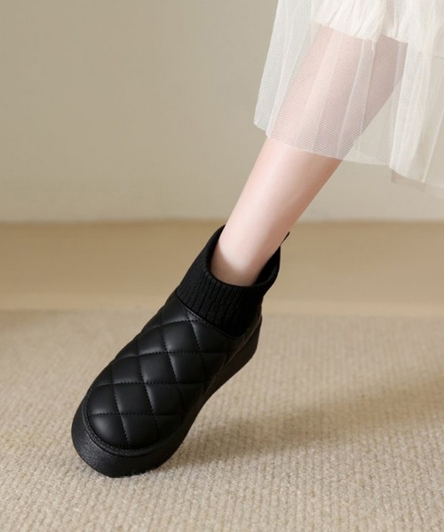 Miniministore(ミニミニストア)の「ムートンブーツ キルティング裏起毛ブーツ(ブーツ・レディース・ブラック/ライトブラウン/アイボリー・23.0cm/23.5cm/24.5cm/24.0cm/25.0cm)」の7枚目の写真