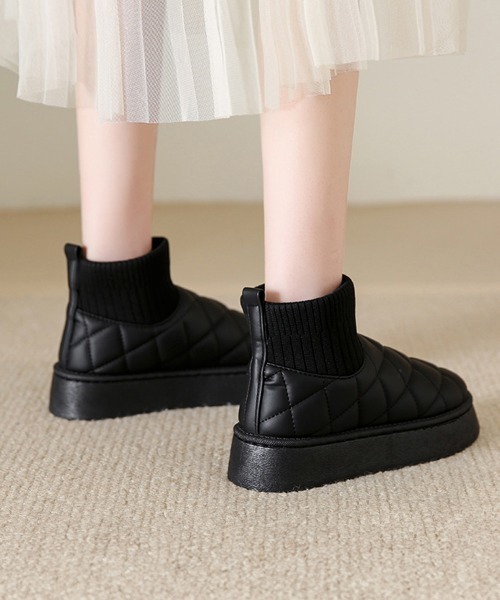 Miniministore(ミニミニストア)の「ムートンブーツ キルティング裏起毛ブーツ(ブーツ・レディース・ブラック/ライトブラウン/アイボリー・23.0cm/23.5cm/24.5cm/24.0cm/25.0cm)」の8枚目の写真