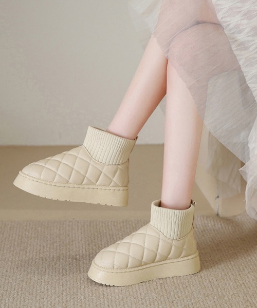 Miniministore(ミニミニストア)の「ムートンブーツ キルティング裏起毛ブーツ(ブーツ・レディース・ブラック/ライトブラウン/アイボリー・23.0cm/23.5cm/24.5cm/24.0cm/25.0cm)」の9枚目の写真