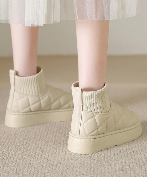 Miniministore(ミニミニストア)の「ムートンブーツ キルティング裏起毛ブーツ(ブーツ・レディース・ブラック/ライトブラウン/アイボリー・23.0cm/23.5cm/24.5cm/24.0cm/25.0cm)」の11枚目の写真