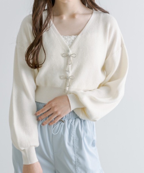 OLIVE des OLIVE(オリーブデオリーブ)の「リボンビジューカーディガン 1041050100(カーディガン/ボレロ・レディース・ブラック/ブラック系その他/オフホワイト/ピンク/サックスブルー・FREE)」の9枚目の写真