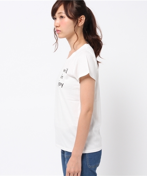 Kastane(カスタネ)の「衿ラインクルーTEE(Tシャツ/カットソー・レディース・アイボリー/ネイビー/ブラウン・FREE)」の5枚目の写真