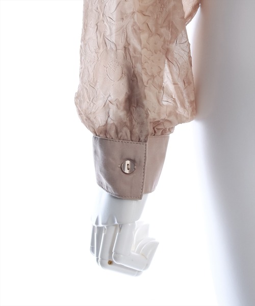 clear（クリア）の「花柄シアーショート丈シャツ（シャツ/ブラウス・レディース・ベージュ/グレー/ライトベージュ・F）」の9枚目の写真