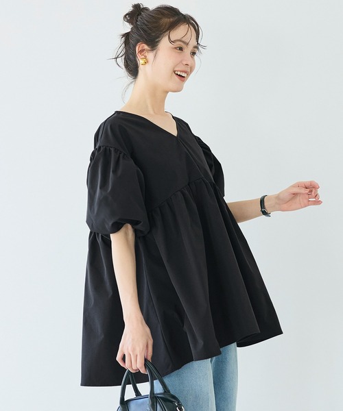 coca(coca)(コカ)の「\ZOZO限定再入荷/お気に入り数7300越え!!パリフワVネックギャザーブラウス(シャツ/ブラウス・レディース・グリーン/ブラック・L/M)」の2枚目の写真