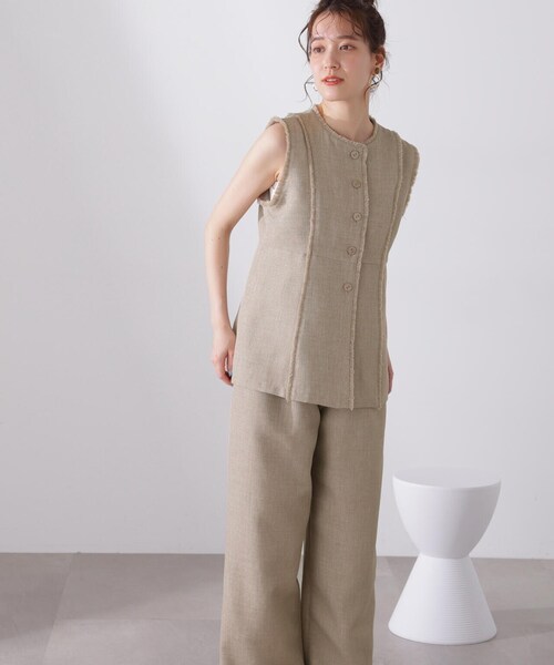 N.(N. Natural Beauty Basic)(エヌエヌナチュラルビューティーベーシック)の「◆ペプラムジレ&ワイドパンツセット(セットアップ・レディース・ベージュ/グレイッシュベージュ・MEDIUM)」の3枚目の写真