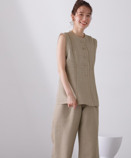 N.(N. Natural Beauty Basic)(エヌエヌナチュラルビューティーベーシック)の「◆ペプラムジレ&ワイドパンツセット(セットアップ・レディース・ベージュ/グレイッシュベージュ・MEDIUM)」の4枚目の写真