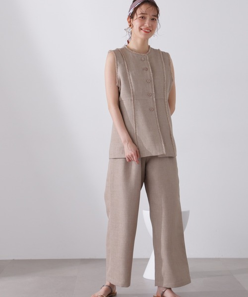 N.(N. Natural Beauty Basic)(エヌエヌナチュラルビューティーベーシック)の「◆ペプラムジレ&ワイドパンツセット(セットアップ・レディース・ベージュ/グレイッシュベージュ・MEDIUM)」の2枚目の写真