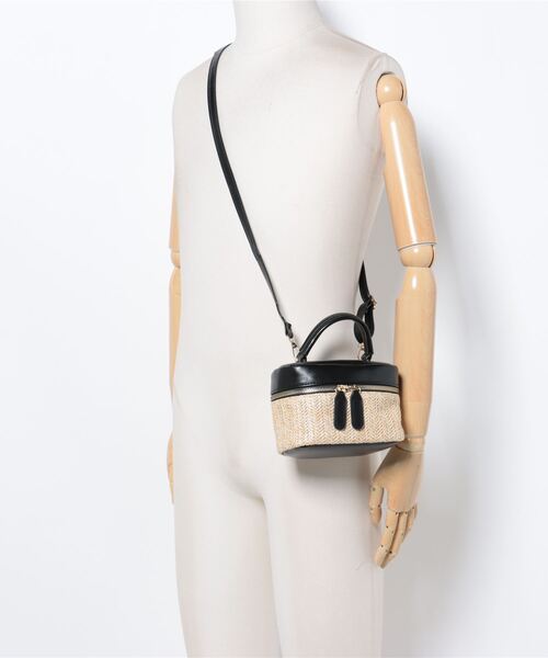 AVALON(U.Q)（アバロン）の「バニティBAG（ショルダーバッグ・レディース・ブラック・FREE）」の2枚目の写真