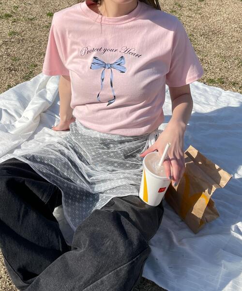 WOND(ウォンド)の「リボンプリントTシャツ(Tシャツ/カットソー・レディース・ホワイト/ピンク・FREE)」の2枚目の写真