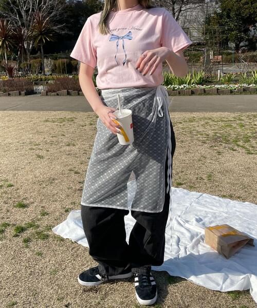 WOND(ウォンド)の「リボンプリントTシャツ(Tシャツ/カットソー・レディース・ホワイト/ピンク・FREE)」の4枚目の写真